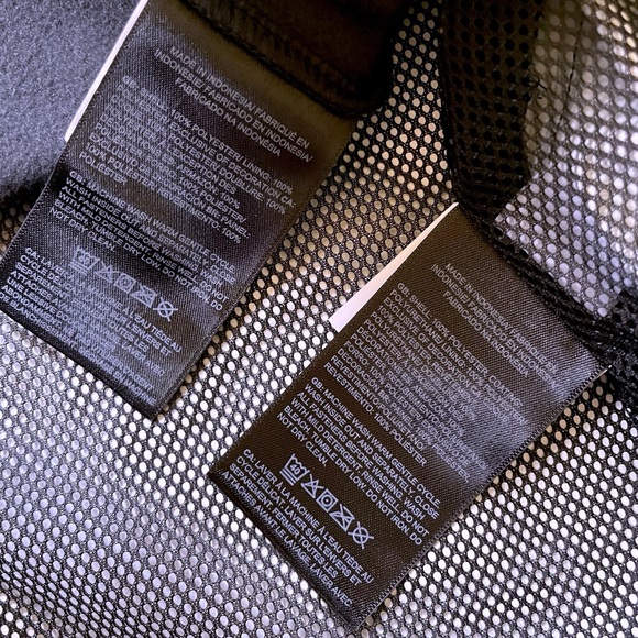 The North Face Kids Black Raincoat - Picture 8 of 12